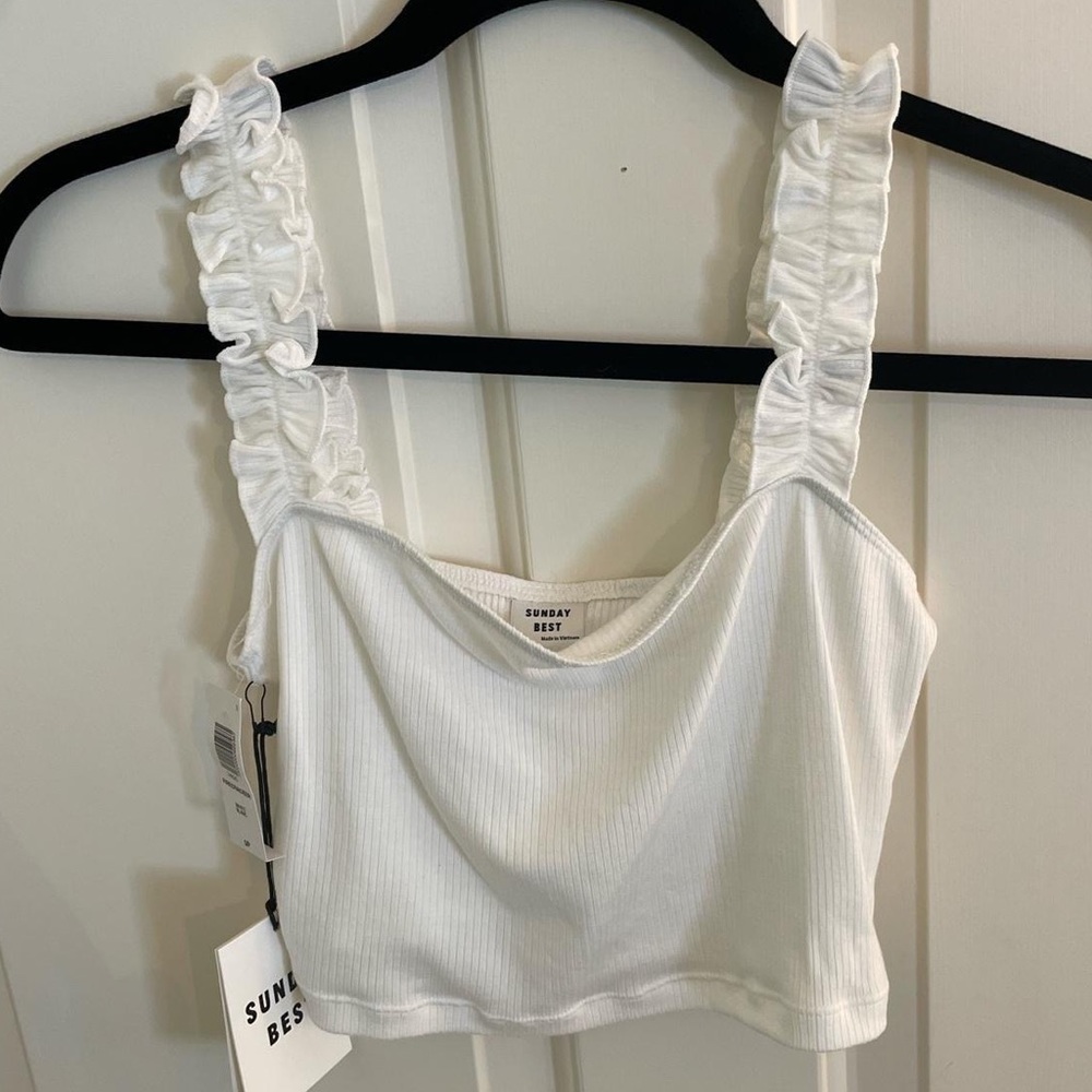 NWT ARITZIA RUFFLE TANK